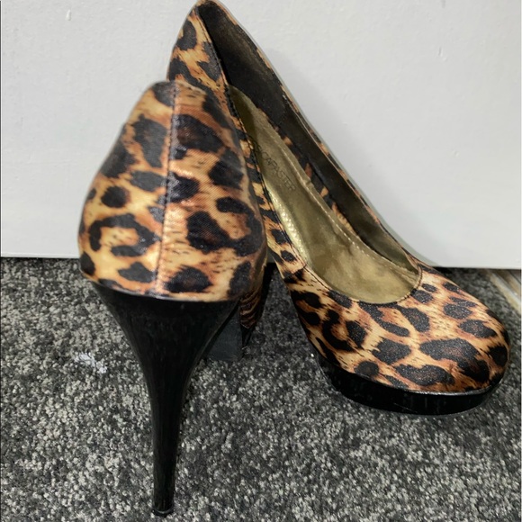 Black Cheetah Print Heels! - Picture 1 of 3